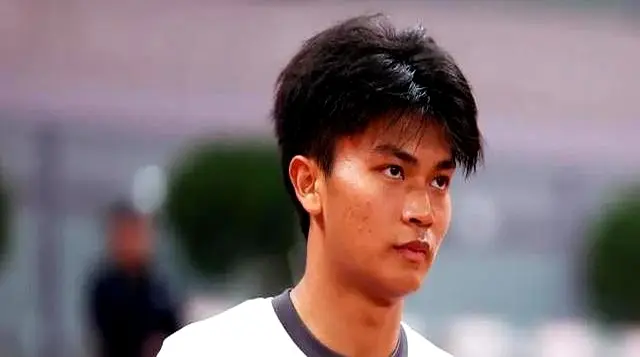 更成为了球, 在球场上证